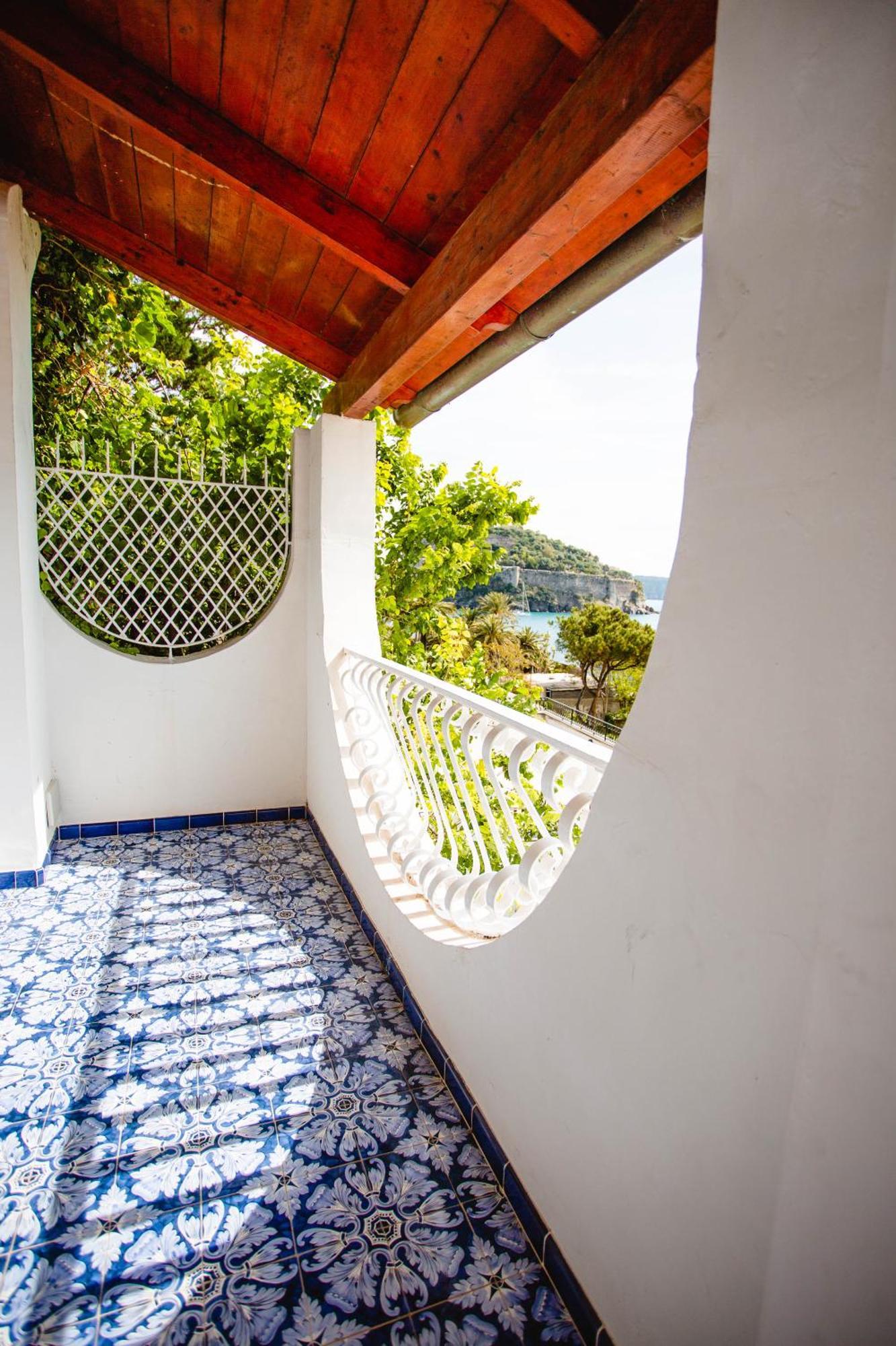 Strand Hotel Delfini Ischia Extérieur photo