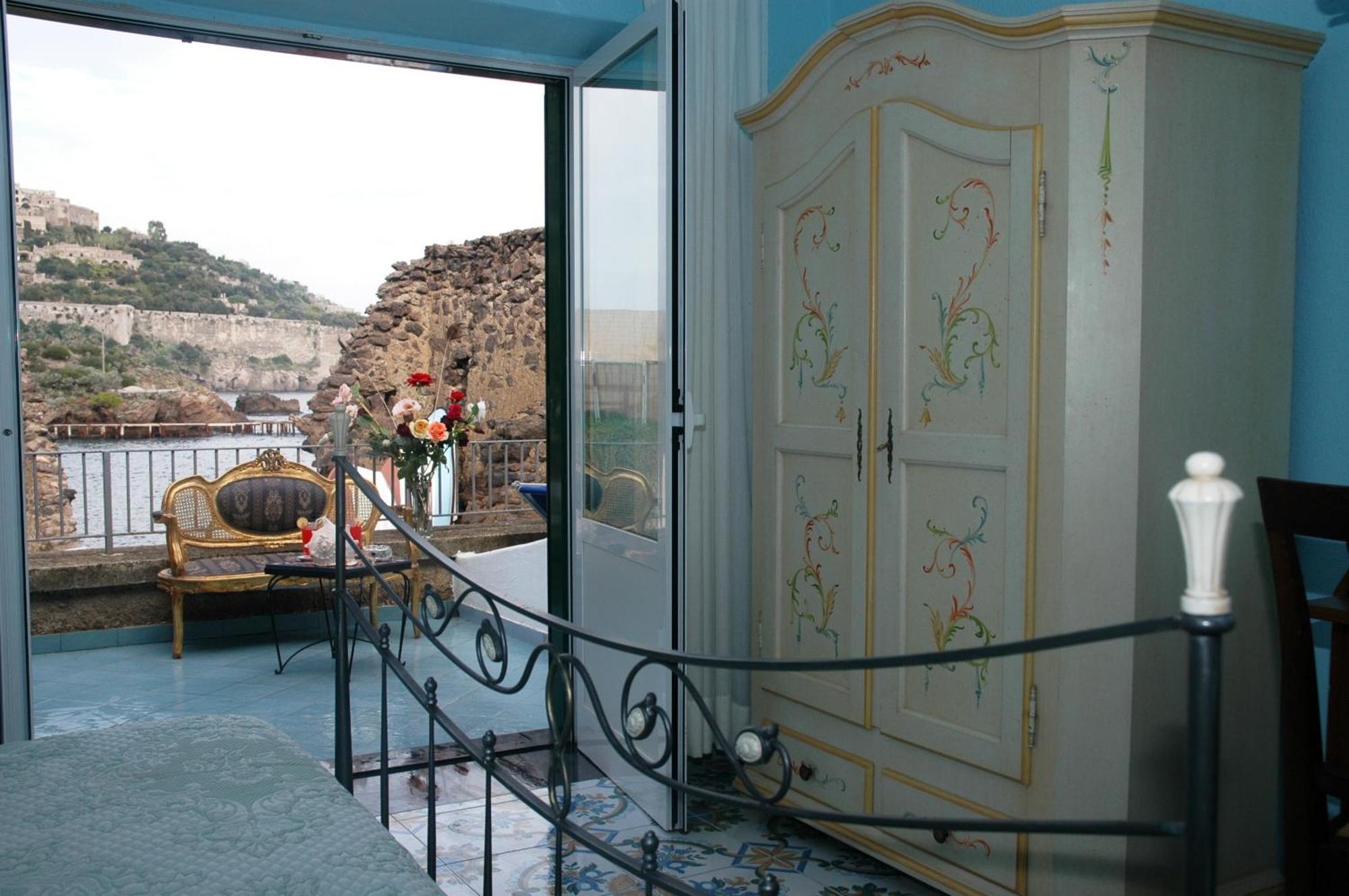 Strand Hotel Delfini Ischia Extérieur photo