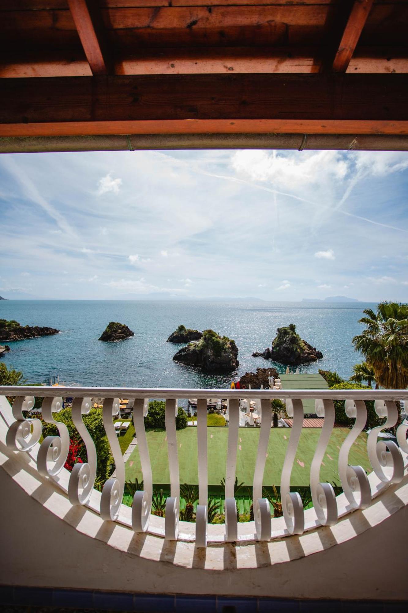 Strand Hotel Delfini Ischia Extérieur photo